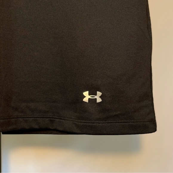 Under Armour Small “Marines – Protect This House” V-Neck Tee Patriot Shirt - Picture 7 of 8